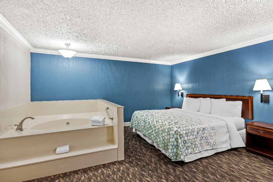 Suite 1 King Bed with Jetted Tub Non-Smoking