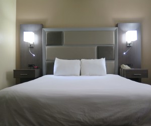 Bonanza Inn Guestrooms - Deluxe King Bed  